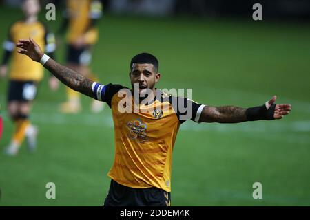 Newport, Royaume-Uni. 24 novembre 2020. Joss Labadie, du comté de Newport, regarde. EFL football League Two Match, Newport County v Walsall à Rodney Parade à Newport, pays de Galles, le mardi 24 novembre 2020. Cette image ne peut être utilisée qu'à des fins éditoriales. Utilisation éditoriale uniquement, licence requise pour une utilisation commerciale. Aucune utilisation dans les Paris, les jeux ou les publications d'un seul club/ligue/joueur. photo par Andrew Orchard/Andrew Orchard sports Photography/Alamy Live News crédit: Andrew Orchard sports Photography/Alamy Live News Banque D'Images