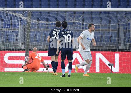 Roma, Italie. 24 novembre 2020. Artem Dzyuba de Zenit célèbre après avoir atteint le but de 2-1 lors du match de football Stage F du groupe de la Ligue des Champions entre SS Lazio et le FC Zenit au stade Olimpic de Rome (Italie), le 23 novembre 2020. Photo Andrea Staccioli/Insidefoto crédit: Insidefoto srl/Alamy Live News Banque D'Images