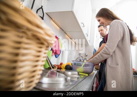 Hambourg, Allemagne. 12 février 2020. Au sujet du rapport de service d'Elena Zelle du 25 novembre 2020: 'L'hygiène joue un rôle important dans la préparation des aliments. Credit: Christin Klose/dpa-tmn/dpa/Alay Live News Banque D'Images