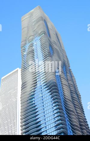 Chicago, Illinois, États-Unis - détail de l'architecture moderne de l'Aqua Building au centre-ville de Chicago. Banque D'Images