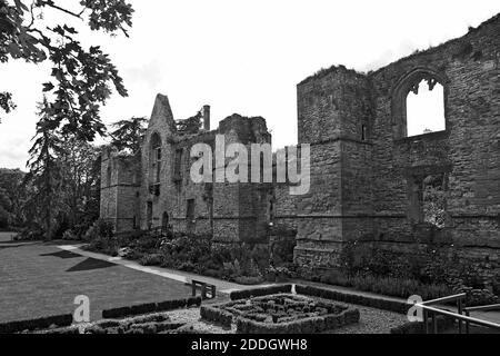 Demeure des archevêques d'York's Southwell Palace vers 1400 à côté de Southwell Minster, Nottinghamshire Banque D'Images