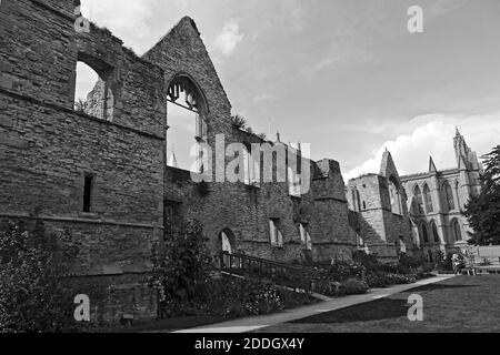 Demeure des archevêques d'York's Southwell Palace vers 1400 à côté de Southwell Minster, Nottinghamshire Banque D'Images