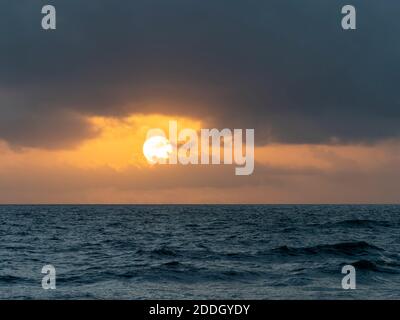 Coucher de soleil sur le golfe du Mexique depuis l'île de Sanibel en Floride Aux États-Unis Banque D'Images