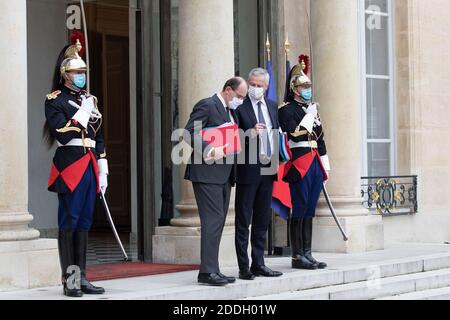 Paris, France, le 25 novembre 2020, Jean Castex, Premier ministre, Bruno le Maire, ministre des Affaires économiques, François Loock/Alamy Banque D'Images
