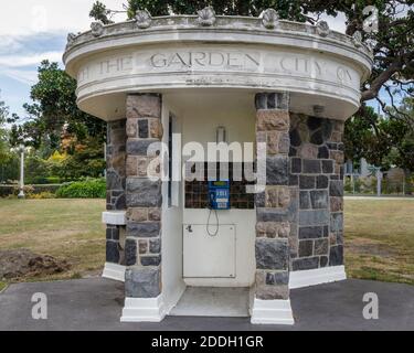 1929 armoire téléphonique d'Edmonds. Architecte - Francis Willis, sculpteur - William Trethewey. Construit avec une tour d'horloge adjacente. Christchurch, Nouvelle-Zélande. Banque D'Images