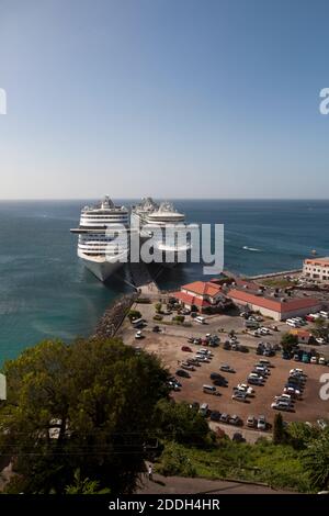 msc preziosa et azura paquebots de croisière port de croisière st îles éoliennes george grenada west indies Banque D'Images