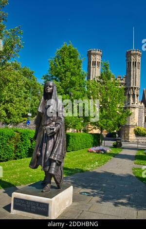 Statue de la reine Bertha de Kent dans Lady Wootton's Green, Canterbury, Kent, Banque D'Images