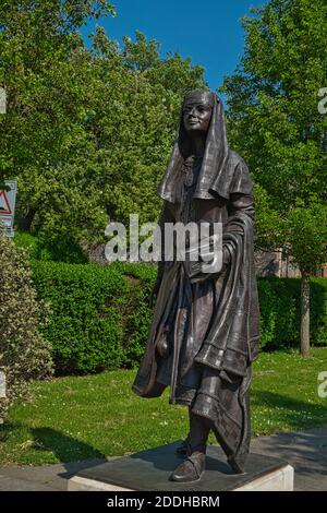 Statue de la reine Bertha de Kent dans Lady Wootton's Green, Canterbury, Kent, Banque D'Images