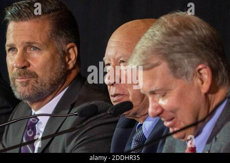 Gettysbugh, États-Unis. 25 novembre 2020. Le sénateur républicain de Pennsylvanie Doug Matriano, au centre, s'exprime avant Rudy Guliani, avocat du président Trump, pour faire des remarques lors d'une audience de l'État de Pennsylvanie sur les questions électorales, à Gettysburg, en Pennsylvanie, le mercredi 25 novembre 2020. Photo de Kevin Cedeno/UPI crédit: UPI/Alay Live News Banque D'Images