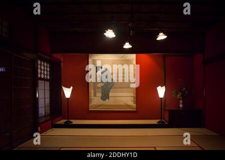 Vue horizontale d'une des chambres de Kaikaro Geisha teahouse à Higashi-chaga-gai, le quartier de Geisha, Kanazawa, Japon Banque D'Images