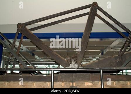 Old Smethwick Canal Pump Engine, 1779 makers : Matthew Boulton et James Watt, le moteur Smethwick a été installé près de Birmingham et a été mis en service en mai 1779. Birmingham Science Museum, c'est le plus vieux moteur à vapeur en service au monde. À l'origine, il s'agissait de l'un des deux moteurs à vapeur utilisés pour pomper l'eau jusqu'au sommet de 491 pieds (150 m) du canal de la BCN Old main Line (canal de Birmingham) à Smethwick, non loin de la Soho Foundry où il a été fabriqué., Science et Industrie, Manufacturers, Engine, Birmingham histoire Banque D'Images