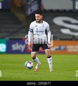 Liberty Stadium, Swansea, Glamorgan, Royaume-Uni. 25 novembre 2020. Championnat de football de la Ligue anglaise de football, Swansea City contre Sheffield mercredi; Matt Grimes de Swansea City crédit: Action plus Sports/Alamy Live News Banque D'Images