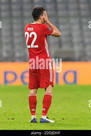 Munich, Allemagne. 25 novembre 2020. Marc Roca (FC Bayern Munich) avec licenciement football UEFA Champions League: FC Bayern Munich - FC Salzburg, 11/25/2020 - football football UEFA Champions League: FC Bavaria Munich vs FC Salzburg, 25 novembre 2020-- | usage dans le monde crédit: dpa/Alamy Live News Banque D'Images