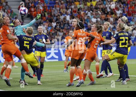 Action de défense lors du match final de la coupe du monde de football féminin FIFA 2019 1/2 Suède contre pays-Bas au stade Groupama de Lyon, France, le 3 juillet 2019. Les pays-Bas ont gagné 1-0. Photo de Henri Szwarc/ABACAPRESS.COM Banque D'Images