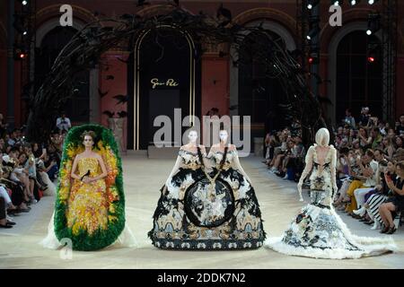 Les modèles marchent sur la piste pendant le spectacle Guo PEI en partie Paris haute Couture automne/hiver 2019/2020 à Paris, France, le 03 juillet 2019. Photo d'Aurore Marechal/ABACAPRESS.COM Banque D'Images