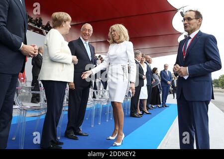 La première dame Brigitte Macron, Angela Merkel (chanceuse d'Allemagne) et son fils mari Joachim Sauer lors du 139e départ militaire du 14 juillet sur les champs-Elysées, jour de la Fête nationale. Paris, le 14 juillet 2019. Photo Stephane Lemouton/Pool/ABACAPRESS.COM Banque D'Images