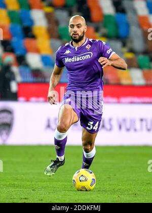 Udine, Italie. udine 2020, Italie, Friuli - stade Dacia Arena, 25 novembre 2020, Sofyan Amrabas (Fiorentina) pendant Udinese Calcio vs ACF Fiorentina - football italien Coppa Italia Match - Credit: LM/Ettore Griffoni Credit: Ettore Griffoni/LPS/ZUMA Wire/Alamy Live News Banque D'Images