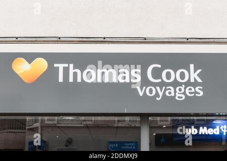 Agence Thomas Cook à Clamart (hauts de Seine). La compagnie de voyage Thomas Cook est menacée de faillite, laissant des milliers de voyageurs bloqués à l'étranger. Le groupe doit trouver 200 millions de livres (227 millions d'euros) pour éviter la faillite. Clamart, hauts de Seine, France, 22 septembre 2019. Photo y Daniel Derajinski/ABACAPRESS.COM Banque D'Images