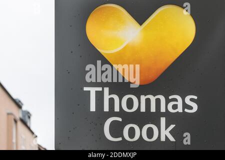 Agence Thomas Cook à Clamart (hauts de Seine). La compagnie de voyage Thomas Cook est menacée de faillite, laissant des milliers de voyageurs bloqués à l'étranger. Le groupe doit trouver 200 millions de livres (227 millions d'euros) pour éviter la faillite. Clamart, hauts de Seine, France, 22 septembre 2019. Photo y Daniel Derajinski/ABACAPRESS.COM Banque D'Images