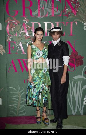 Isabeli Fontana et Francesco Risso assistent aux Green Carpet Fashion Awards lors de la semaine de mode Printemps/été 2020 de Milan le 22 septembre 2019 à Milan, Italie. Photo de Marco Piovanotto/ABACAPRESS.COM Banque D'Images