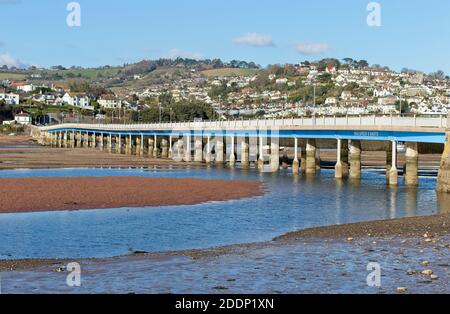 Le pont traversant l'estuaire du Teign en direction de Teignmouth depuis Shaldon, Devon, Angleterre, Royaume-Uni. Banque D'Images