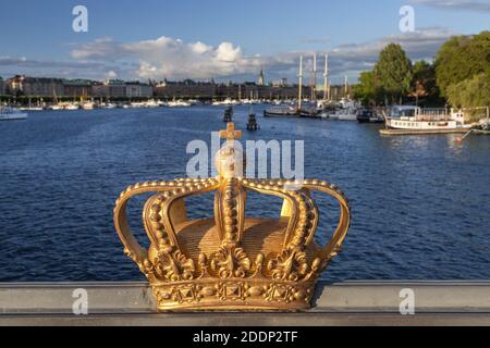 Géographie / Voyage, Suède, Stockholm Laen, Stockholm, corona sur le pont Skeppsholmsbron avec vue , droits-supplémentaires-autorisation-Info-non-disponible Banque D'Images