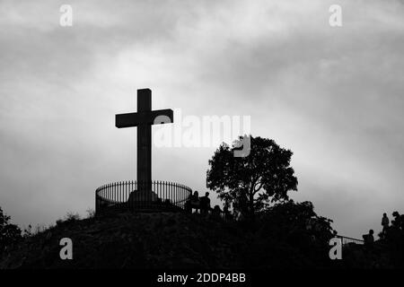 Vue en noir et blanc sur une croix Banque D'Images