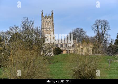 Vue sur l'église St James depuis Coneygree, Chipping Campden, Glos, Cotswolds, Angleterre, Royaume-Uni Banque D'Images