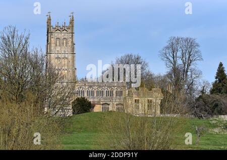 Vue sur l'église St James depuis Coneygree, Chipping Campden, Glos, Cotswolds, Angleterre, Royaume-Uni Banque D'Images