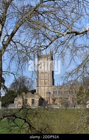 Vue sur l'église St James depuis Coneygree, Chipping Campden, Glos, Cotswolds, Angleterre, Royaume-Uni Banque D'Images