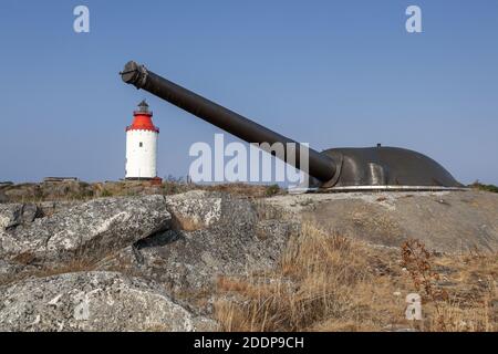 Géographie / Voyage, Suède, Stockholm laen, Nynäshamn, côte d'artillerie avec phare Landsort fyr à la pointe sud de Landso, Editorial-usage-seulement Banque D'Images