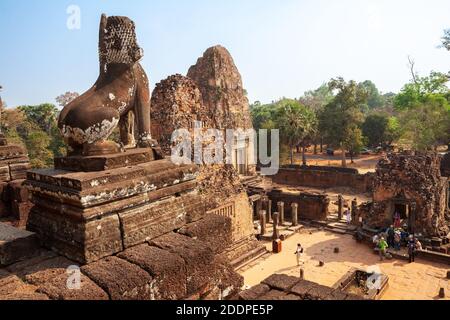 Ancien temple hindou khmer du Xe siècle avant Rup Prasat à Angkor, Cambodge Banque D'Images