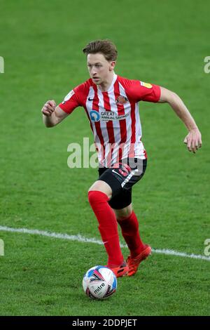 Denver Hume de Sunderland pendant le match de la Sky Bet League One au stade de Light, Sunderland. Banque D'Images