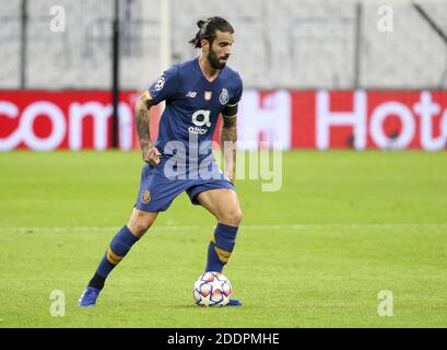 Marseille, France. 25 novembre 2020. Sergio Oliveira de Porto lors de la Ligue des champions de l'UEFA, match de football du Groupe C entre l'Olympique de Marseille et le FC Porto le 25 novembre 2020 au stade Orange Velodrome de Marseille, France - photo Jean Catuffe / DPPI / LM crédit: Paola Benini / Alamy Live News Banque D'Images