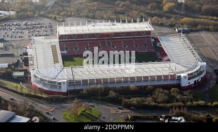 Vue aérienne du stade Bet365, stade de Stoke City FC. La vue est en regardant dans le Franklyn Stand Banque D'Images