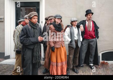 Deventer, Pays-Bas, le 15 décembre 2018 : les personnages de la célèbre livres de Dickens au cours de la Dickens Festival à Deventer aux Pays-Bas Banque D'Images