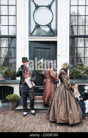 Deventer, Pays-Bas, le 15 décembre 2018 : les personnages de la célèbre livres de Dickens au cours de la Dickens Festival à Deventer aux Pays-Bas Banque D'Images