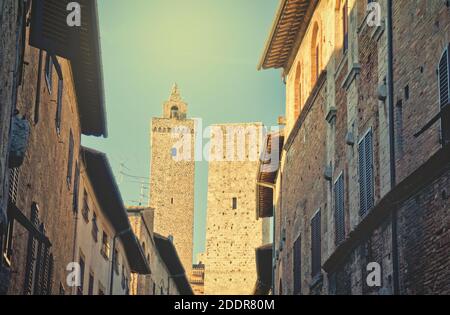 Allée dans la ville de San Gimignano - Toscane Italie Banque D'Images