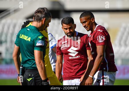 Turin, Italie. 26 septembre 2020. Tomas Rincon (L) et Gleison Bremer (R) de Turin vu dans la série UN match entre Torino et Atalanta au Stadio Olimpico à Turin. (Crédit photo: Gonzales photo - Tommaso Fimiano). Banque D'Images