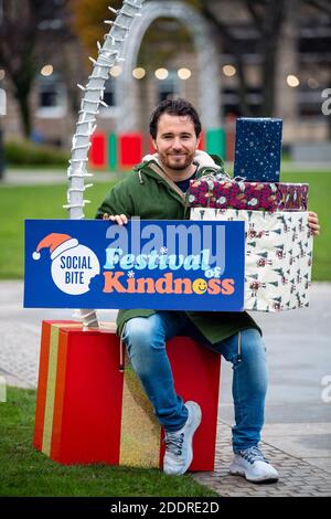 Photo social Bite fondateur Josh Littlejohn MBE à Edinburgh (St Andrew Square) SOCIAL BITE LAUNCH FESTIVAL OF GENTILLESSE IN BID T Banque D'Images