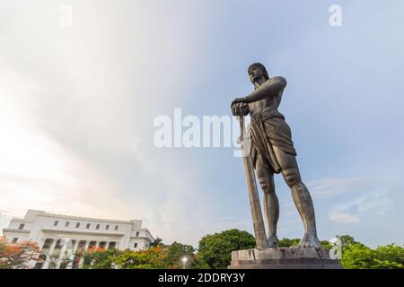 La gigantesque statue de Lapulapu au parc Rizal de Manille, Philippines Banque D'Images