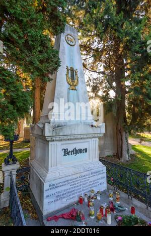 Wien, Vienne: Tombe d'honneur de Ludwig van Beethoven à Zentralfriedhof (cimetière central) en 11. Simmering, Vienne, Autriche Banque D'Images