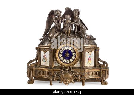 Studio photo de bronze antique horloge de manteau sur fond blanc. Europe de l'Ouest. 19e siècle Banque D'Images