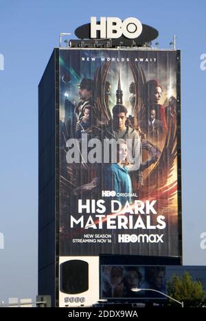 Los Angeles, Californie, États-Unis 26 novembre 2020 UNE vue générale de l'atmosphère de HBO Max 'HIS Dark Materials' Billboard sur Susnet Blvd le 26 novembre 2020 à Los Angeles, Californie, États-Unis. Photo par Barry King/Alay stock photo Banque D'Images