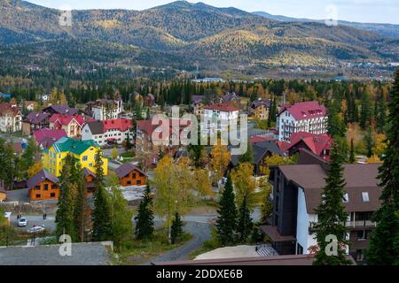 Vue de la montagne Green au village de Sheregesh, montagne Shoria, région de Kemerovo - Kuzbass Banque D'Images