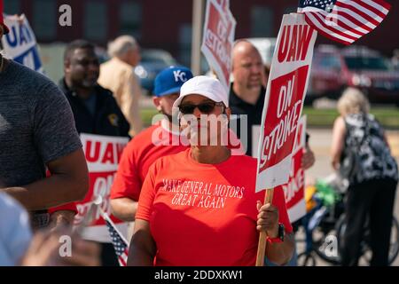 KANSAS CITY, KS, États-Unis - 22 septembre 2019 - les partisans de Joe Biden écoutent Joe Biden à parler lors de sa visite pour soutenir un UAW (travailleurs Unis des alliés) Banque D'Images
