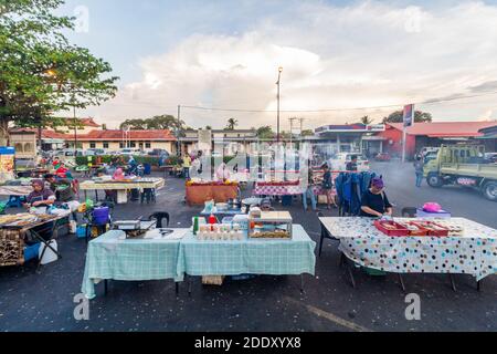 Marché alimentaire nocturne en plein air à Tenom, Sabah, Malaisie Banque D'Images