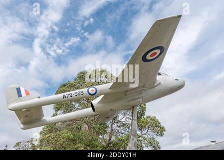 Un ancien Royal Australian Air Force de Havilland FB.31 Vampire Jet à Wingham, Nouvelle-Galles du Sud, en Australie, a été monté en 1971 pour commémorer 50 ans de la RAAF Banque D'Images