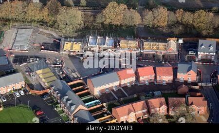 Vue aérienne du développement du logement Taylor Wimpey Albion Lock à Sandbach, Cheshire, Royaume-Uni Banque D'Images