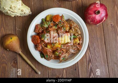 Birmingham Balti - variété de curry de viande d'agneau ou de chèvre préparée avec de la viande, des légumes ou du poisson, créée au Royaume-Uni, Banque D'Images